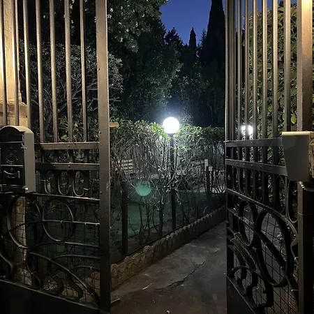 Il Giardino E Gli Affreschi فندق مبيت وإفطار كاتانيا